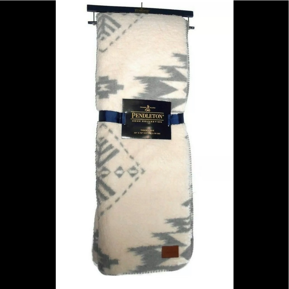 PENDLETON Sherpa Aztec throw
